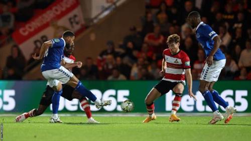Doncaster Rovers x Everton