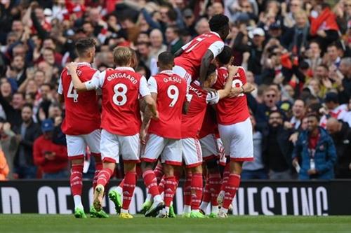 Arsenal x Bodo Grint