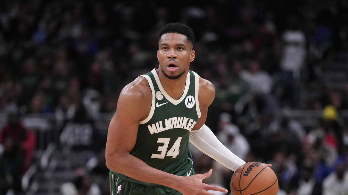 Antetokounmpo e AJ Green somaram 27 pontos no terceiro quarto, e o Bucks recuperou 11 pontos em um único quarto.